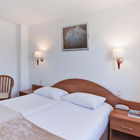 Le Neptune & Spa Propriano  Exteriör bild