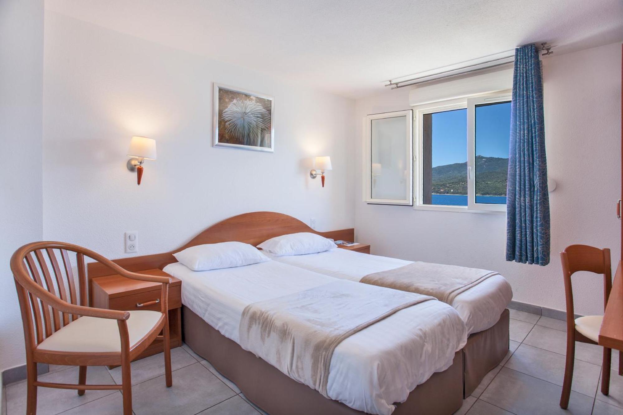 Le Neptune & Spa Propriano  Exteriör bild