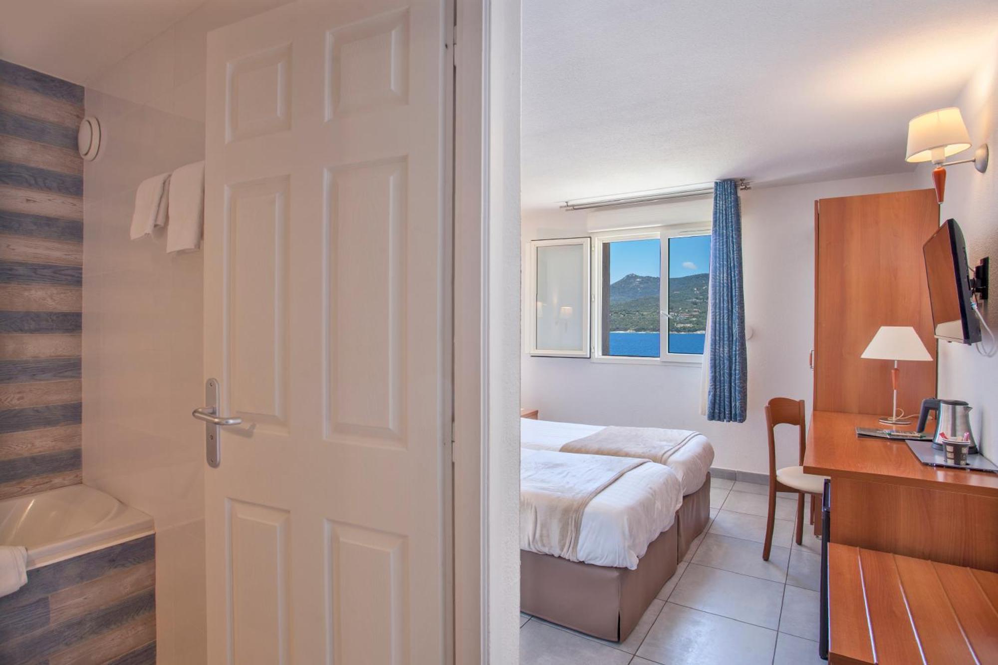 Le Neptune & Spa Propriano  Exteriör bild